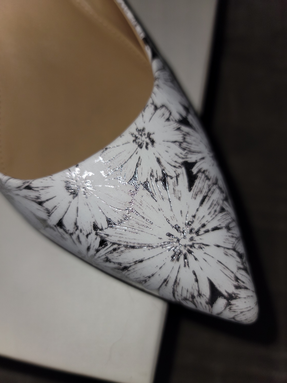 Michael Kors White Floral Pointed Toe Kitten Heels - Picture 4 of 5